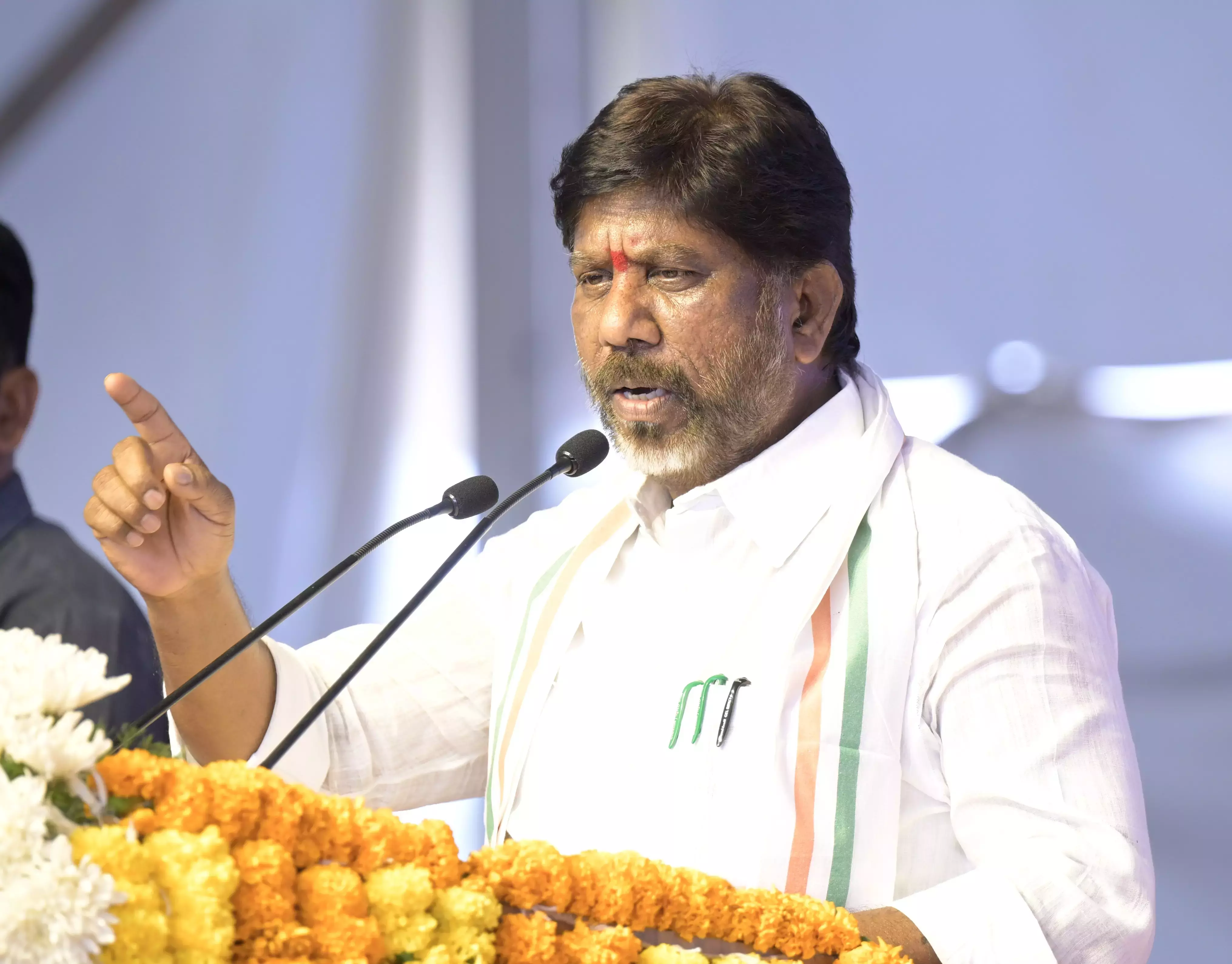 Telangana: बीआरएस, भाजपा ने किसानों को धोखा दिया: भट्टी विक्रमार्क Telangana: बीआरएस, भाजपा ने किसानों को धोखा दिया: भट्टी विक्रमार्क