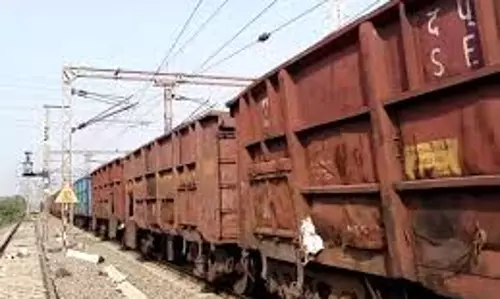 Jaipur: रेलवे ने तैयार किए आधुनिक माल गोदाम, बढ़ेगी आय Jaipur: रेलवे ने तैयार किए आधुनिक माल गोदाम, बढ़ेगी आय