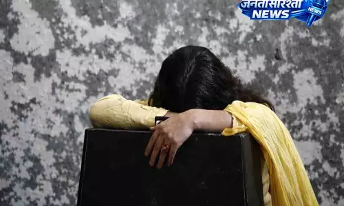 Karnataka: लिफ्ट देने के बाद 10 युवकों ने महिला के साथ गैंगरेप किया; आरोपी गिरफ्तार Karnataka: लिफ्ट देने के बाद 10 युवकों ने महिला के साथ गैंगरेप किया; आरोपी गिरफ्तार