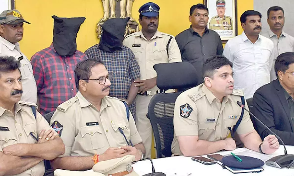 Andhra: 70 लाख रुपये कीमत के 140 किलोग्राम गांजे के साथ दो लोग गिरफ्तार