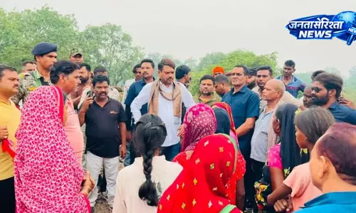 Jharkhand : ओबी डंपिंग विवाद में ग्रामीण और कंपनी समर्थकों के बीच झड़प