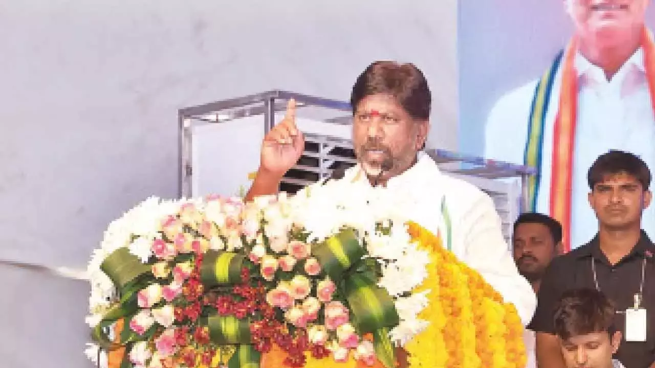 Telangana: भट्टी ने किसानों के कल्याण को लेकर भाजपा और BRS पर निशाना साधा Telangana: भट्टी ने किसानों के कल्याण को लेकर भाजपा और BRS पर निशाना साधा