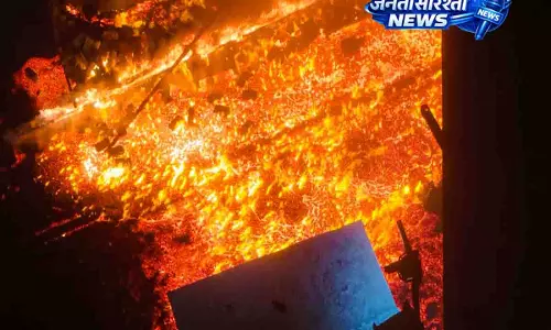 विजाग स्टील प्लांट हादसे में मरने वालों की संख्या बढ़कर 9 हुई विजाग स्टील प्लांट हादसे में मरने वालों की संख्या बढ़कर 9 हुई