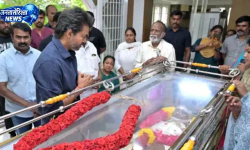 Chennai राज्यपाल और मुख्यमंत्री ने भारतीराजा के निधन पर शोक जताया Chennai राज्यपाल और मुख्यमंत्री ने भारतीराजा के निधन पर शोक जताया