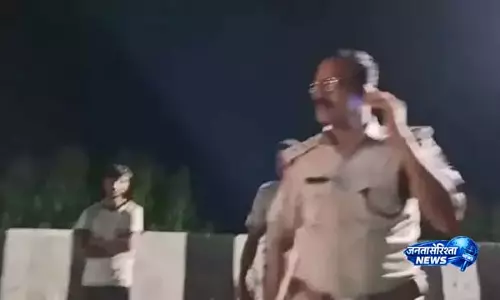 Bhadrak पुलिस दादागिरी! घायलों को अस्पताल ले जाने के बदले पुलिस पैसे मांग रही Bhadrak पुलिस दादागिरी! घायलों को अस्पताल ले जाने के बदले पुलिस पैसे मांग रही