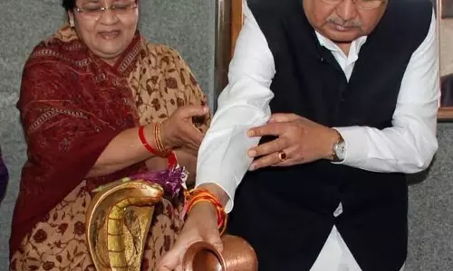 CM विष्णुदेव साय ने विधानसभा अध्यक्ष डॉ रमन सिंह को वैवाहिक वर्षगांठ पर दी बधाई
