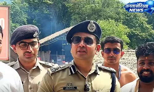 कोट्टियूर मंदिर विवाद के बीच DIG ने कन्नड़ में दिया संदेश, भक्तों के साथ हुई हिंसा पर बढ़ा तनाव कोट्टियूर मंदिर विवाद के बीच DIG ने कन्नड़ में दिया संदेश, भक्तों के साथ हुई हिंसा पर बढ़ा तनाव