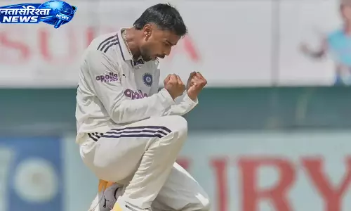 मानव सुथार ने Warwickshire के साथ साइन की शॉर्ट-टर्म डील मानव सुथार ने Warwickshire के साथ साइन की शॉर्ट-टर्म डील