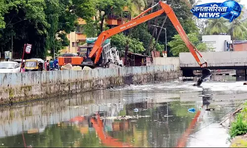 Mumbai : डीसिल्टिंग ड्राइव में तेजी, कई वार्डों ने 100% से अधिक प्रगति हासिल की