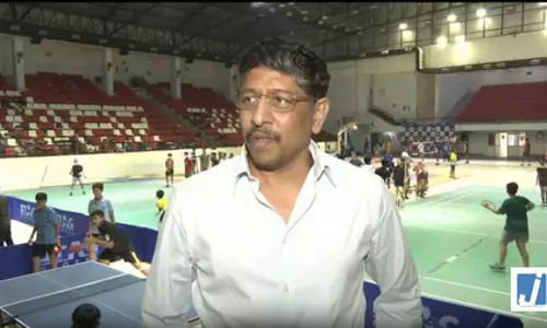 बिहार: एकलव्य स्पोर्ट्स स्कूल में अपनी स्किल्स निखार रहे बच्चे, सरकार दे रही ये सुविधाएं बिहार: एकलव्य स्पोर्ट्स स्कूल में अपनी स्किल्स निखार रहे बच्चे, सरकार दे रही ये सुविधाएं