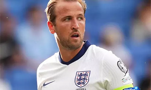 मैंने उनसे संपर्क किया है: Harry Kane ने मैदान पर गिरने के बाद एरिक्सन के लिए चिंता जताई
