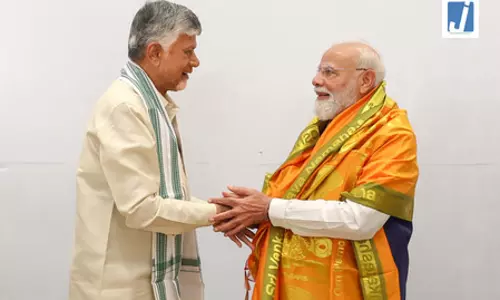 चंद्रबाबू नायडू ने प्रधानमंत्री मोदी को सही समय पर, सही जगह पर, सही नेता बताया चंद्रबाबू नायडू ने प्रधानमंत्री मोदी को सही समय पर, सही जगह पर, सही नेता बताया