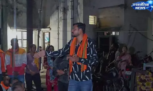 रील बनाने को लेकर BSUP कॉलोनी में विवाद, मारपीट के बाद बढ़ा तनाव, तीन लोगों पर केस दर्ज रील बनाने को लेकर BSUP कॉलोनी में विवाद, मारपीट के बाद बढ़ा तनाव, तीन लोगों पर केस दर्ज