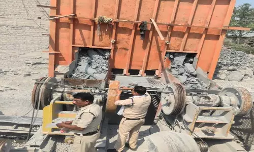 अवैध खनन पर खनिज विभाग की कार्रवाई, दो क्रशर जप्त अवैध खनन पर खनिज विभाग की कार्रवाई, दो क्रशर जप्त