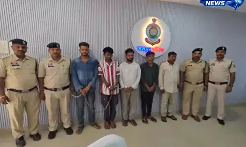 झारखंड से छत्तीसगढ़ लाई जा रही नशीले इंजेक्शनों की बड़ी खेप जब्त, 5 तस्कर गिरफ्तार झारखंड से छत्तीसगढ़ लाई जा रही नशीले इंजेक्शनों की बड़ी खेप जब्त, 5 तस्कर गिरफ्तार