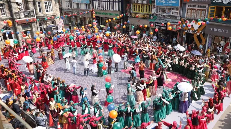 शिमला में ‘महा नाटी’ में 300 से ज़्यादा महिलाओं ने हिस्सा लिया शिमला में ‘महा नाटी’ में 300 से ज़्यादा महिलाओं ने हिस्सा लिया