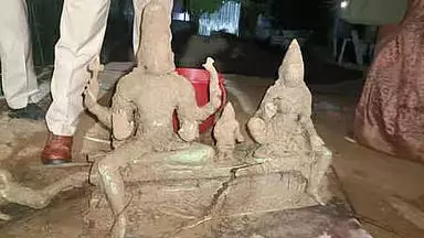 Naga : निर्माण स्थल से मिली प्राचीन कांसे की मूर्तियां, ऐतिहासिक जांच जारी Naga : निर्माण स्थल से मिली प्राचीन कांसे की मूर्तियां, ऐतिहासिक जांच जारी