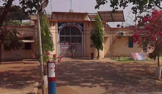 जेल के बाथरूम में बंदी ने किया सुसाइड जेल के बाथरूम में बंदी ने किया सुसाइड