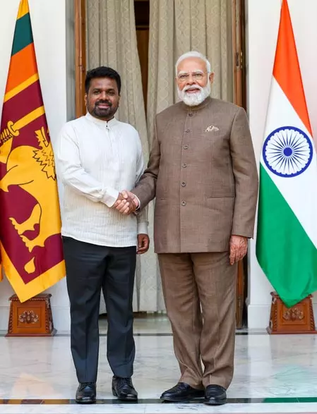 श्रीलंका के राष्ट्रपति और यूरोपीय परिषद अध्यक्ष ने पीएम मोदी को दी बधाई, सराहा नेतृत्व श्रीलंका के राष्ट्रपति और यूरोपीय परिषद अध्यक्ष ने पीएम मोदी को दी बधाई, सराहा नेतृत्व