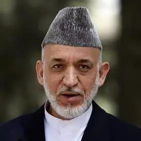अफगानिस्तान पर पाकिस्तानी हवाई हमले की पूर्व अफगान राष्ट्रपति करजई ने की निंदा अफगानिस्तान पर पाकिस्तानी हवाई हमले की पूर्व अफगान राष्ट्रपति करजई ने की निंदा
