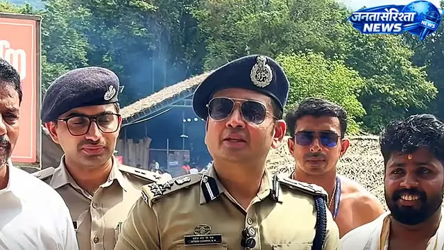 कोट्टियूर मंदिर विवाद के बीच DIG ने कन्नड़ में दिया संदेश, भक्तों के साथ हुई हिंसा पर बढ़ा तनाव कोट्टियूर मंदिर विवाद के बीच DIG ने कन्नड़ में दिया संदेश, भक्तों के साथ हुई हिंसा पर बढ़ा तनाव