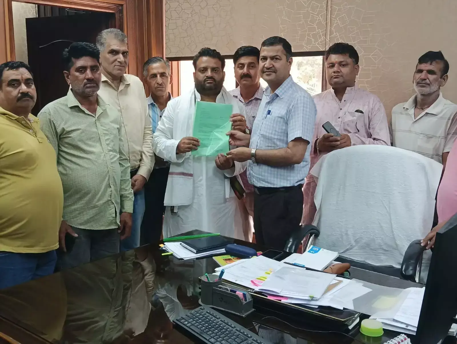 जम्मू: किसानों की समस्याओं पर कांग्रेस का हल्ला बोल, प्रशासन को सौंपा 18 सूत्रीय मांगपत्र