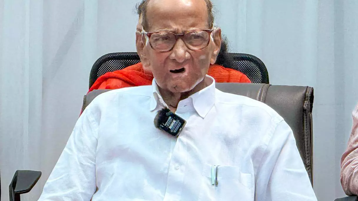 Sharad Pawar ने मोदी-नेहरू तुलना पर सरकार पर निशाना साधा Sharad Pawar ने मोदी-नेहरू तुलना पर सरकार पर निशाना साधा