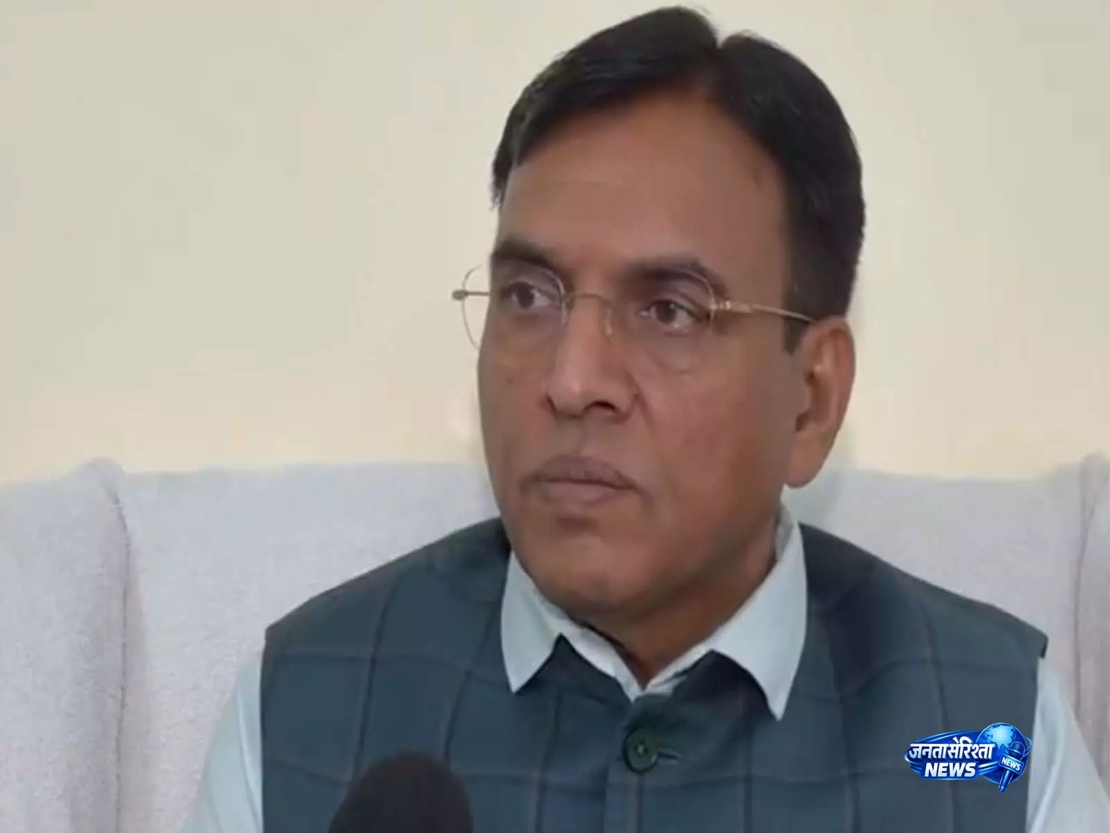 कोई भेदभाव नहीं, सभी का सम्मान: केंद्रीय मंत्री मनसुख मंडाविया ने PM मोदी के नेतृत्व की तारीफ़ की कोई भेदभाव नहीं, सभी का सम्मान: केंद्रीय मंत्री मनसुख मंडाविया ने PM मोदी के नेतृत्व की तारीफ़ की