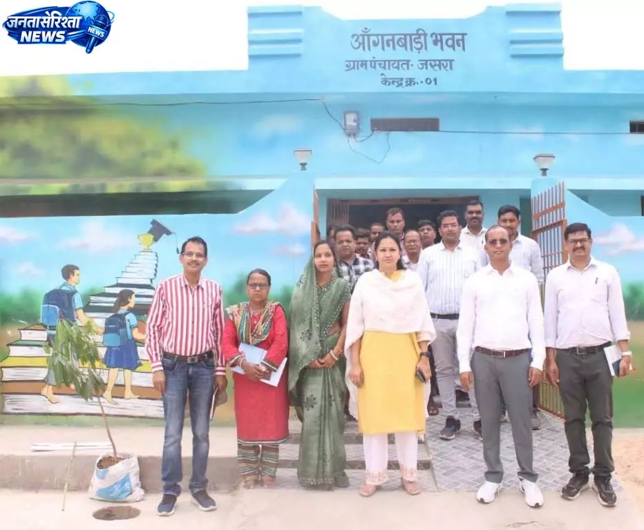 कलेक्टर ने गावों में महिला एवं बाल विकास विभाग के कार्यों की स्थिति का लिया जायजा कलेक्टर ने गावों में महिला एवं बाल विकास विभाग के कार्यों की स्थिति का लिया जायजा