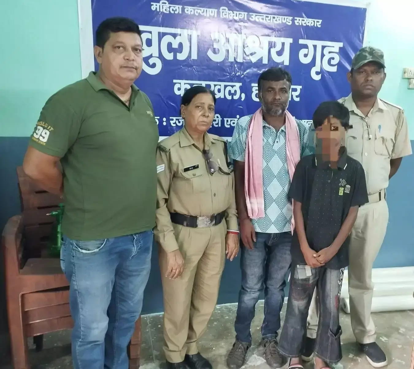 Haridwar: हरिद्वार में पुलिस ने बालक का रेस्क्यू कर परिवार को सौंपा Haridwar: हरिद्वार में पुलिस ने बालक का रेस्क्यू कर परिवार को सौंपा
