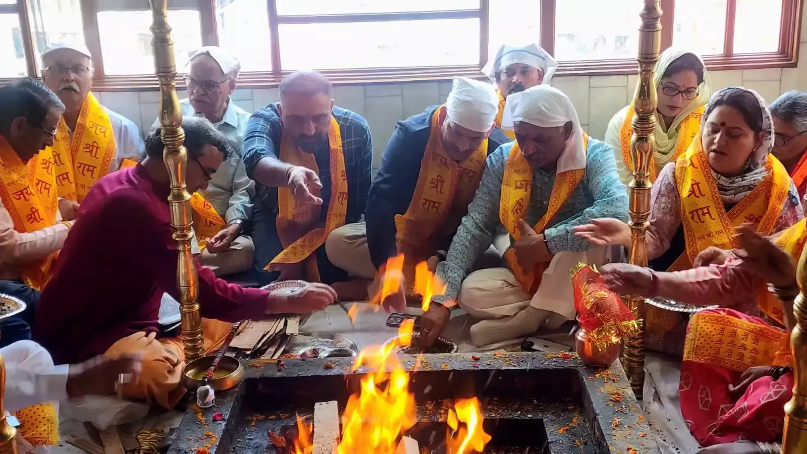 Shimla: भाजपा ने शिमला में हवन कर प्रधानमंत्री की लंबी उम्र की प्रार्थना की Shimla: भाजपा ने शिमला में हवन कर प्रधानमंत्री की लंबी उम्र की प्रार्थना की
