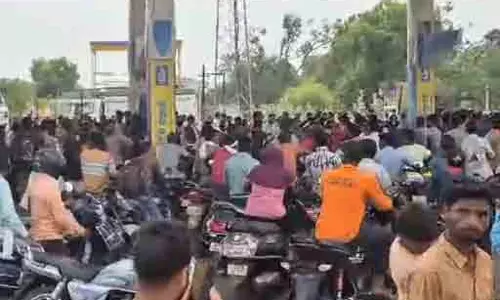 दंतेवाड़ा में पेट्रोल-डीजल की किल्लत, पंपों में भीड़