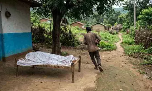 खाट में पत्नी की लाश रखकर पति फरार, चरित्र संदेह में किया खून खाट में पत्नी की लाश रखकर पति फरार, चरित्र संदेह में किया खून