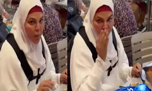 Rakhi Sawant ने नौवीं बार किया उमराह, वीडियो हुआ वायरल Rakhi Sawant ने नौवीं बार किया उमराह, वीडियो हुआ वायरल