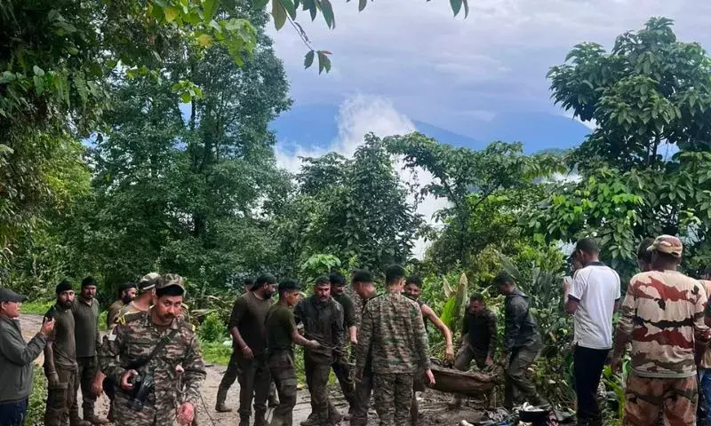 Arunachal: अपर सियांग में गाड़ी खाई में गिरी, तीन की मौत, दो घायल Arunachal: अपर सियांग में गाड़ी खाई में गिरी, तीन की मौत, दो घायल