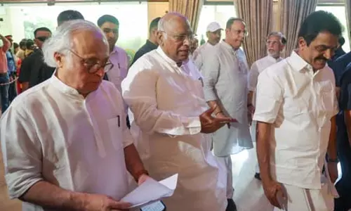 मौजूदा राजनीतिक घटनाक्रम पर कांग्रेस की होगी बड़ी बैठक, मल्लिकार्जुन खड़गे का विपक्षी एकता पर जोर मौजूदा राजनीतिक घटनाक्रम पर कांग्रेस की होगी बड़ी बैठक, मल्लिकार्जुन खड़गे का विपक्षी एकता पर जोर