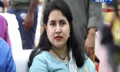 Kerala: वीणा ने मनी लॉन्ड्रिंग मामले में ED की पूछताछ टालने की मांग की Kerala: वीणा ने मनी लॉन्ड्रिंग मामले में ED की पूछताछ टालने की मांग की