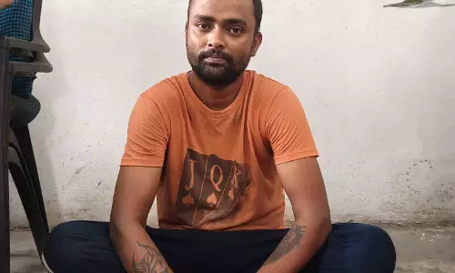 फरार चल रहे गांजा तस्कर, ओडिशा से गांजा लाकर रायगढ़ जिले में करता था सप्लाई फरार चल रहे गांजा तस्कर, ओडिशा से गांजा लाकर रायगढ़ जिले में करता था सप्लाई