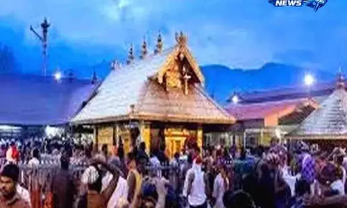 Sabarimala में सोने की चोरी: चोरी किए गए सोने की जगह सोने की पतली परत लगाई गई Sabarimala में सोने की चोरी: चोरी किए गए सोने की जगह सोने की पतली परत लगाई गई