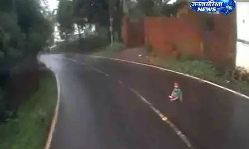 Kerala : मलप्पुरम में प्राइवेट बस कर्मचारियों ने बच्चे की जान बचाई