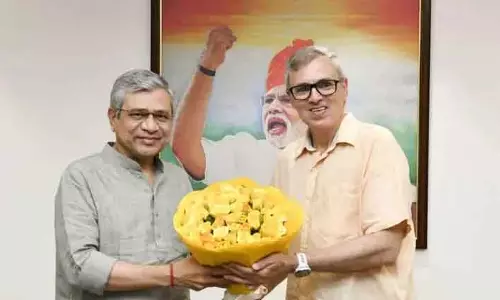 CM ने रेल मंत्री से की मुलाकात, J&K रेल कनेक्टिविटी पर चर्चा CM ने रेल मंत्री से की मुलाकात, J&K रेल कनेक्टिविटी पर चर्चा