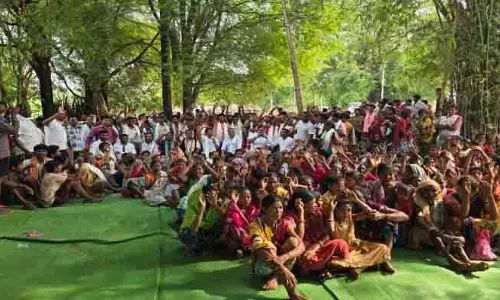 कांग्रेस में शामिल हुए दंतेवाड़ा के 400 ग्रामीण कांग्रेस में शामिल हुए दंतेवाड़ा के 400 ग्रामीण