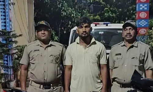 Ganjam में गर्लफ्रेंड की हत्या के बाद बॉयफ्रेंड ने किया सड़क दुर्घटना का नाटक, हुआ गिरफ़्तार Ganjam में गर्लफ्रेंड की हत्या के बाद बॉयफ्रेंड ने किया सड़क दुर्घटना का नाटक, हुआ गिरफ़्तार