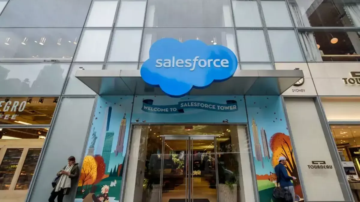 टेक सेक्टर में विरोधाभास: Salesforce का AI ग्रोथ और नौकरियों में गिरावट टेक सेक्टर में विरोधाभास: Salesforce का AI ग्रोथ और नौकरियों में गिरावट