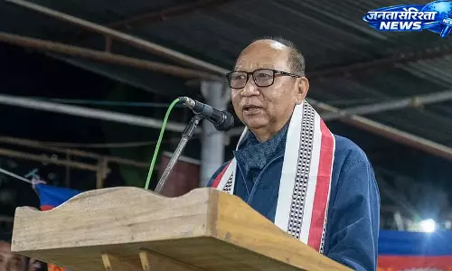 मणिपुर में हिंसा के बाद CM का कड़ा बयान, 6 लापता नागा पुरुषों के शव बरामद मणिपुर में हिंसा के बाद CM का कड़ा बयान, 6 लापता नागा पुरुषों के शव बरामद