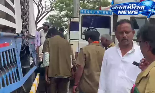 Bengaluru : भीषण सड़क हादसा, बाइक और गैस सिलेंडर लदी लॉरी की टक्कर में दो की मौत