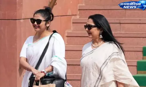 Delhi मुलाकात से बढ़ी सियासी हलचल Delhi मुलाकात से बढ़ी सियासी हलचल