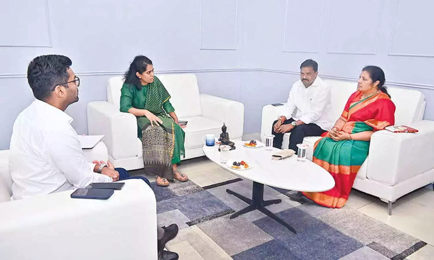 Andhra: पुष्करलु पर्यटन की संभावनाओं को भुनाने का एक अवसर है Andhra: पुष्करलु पर्यटन की संभावनाओं को भुनाने का एक अवसर है
