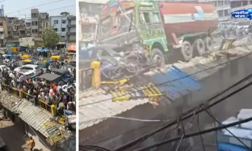 Indore : पटेल ब्रिज पर बेकाबू टैंकर से बड़ा हादसा, चार लोग घायल Indore : पटेल ब्रिज पर बेकाबू टैंकर से बड़ा हादसा, चार लोग घायल