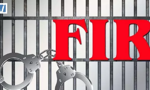 12 साल की मासूम से दरिंदगी, रेप के बाद तीसरी मंजिल से नीचे फेंकने का आरोप 12 साल की मासूम से दरिंदगी, रेप के बाद तीसरी मंजिल से नीचे फेंकने का आरोप